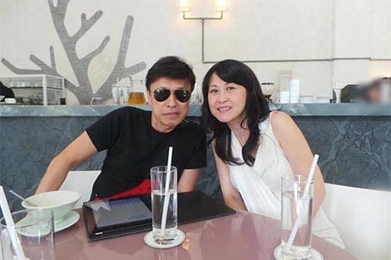 Hôn nhân kín tiếng của danh ca Tuấn Ngọc trước khi tan vỡ