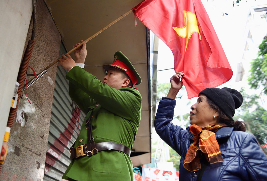 Hà Nội rực rỡ cờ, hoa chào mừng Đại hội XIV của Đảng