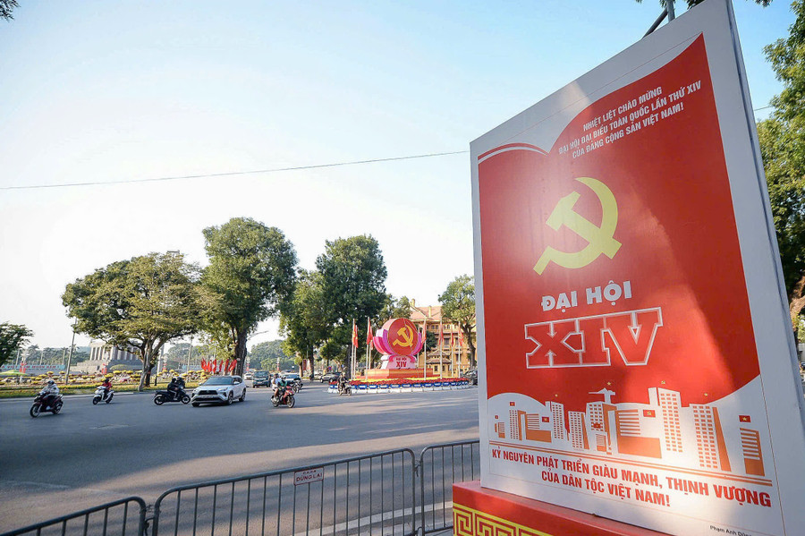 Hà Nội rực rỡ cờ, hoa chào mừng Đại hội XIV của Đảng