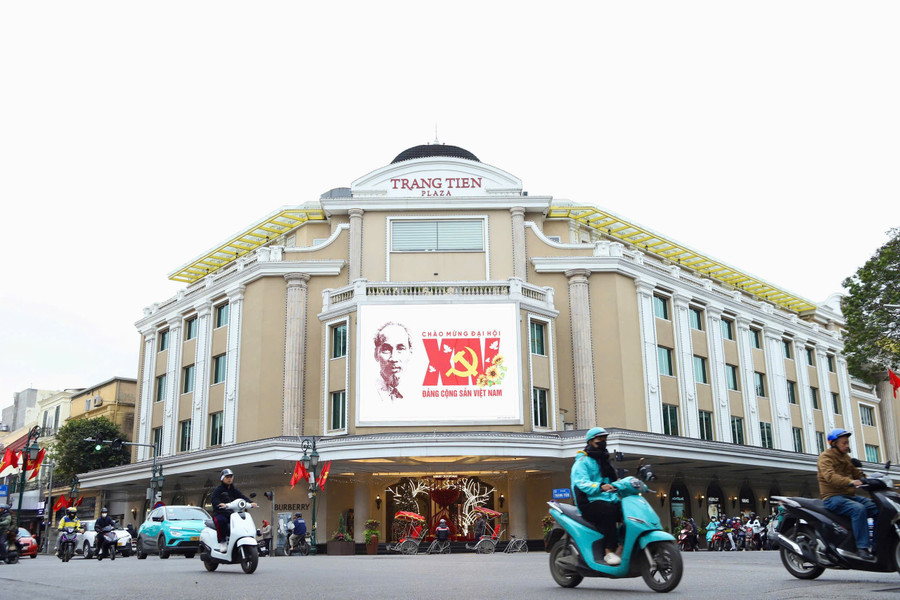 Hà Nội rực rỡ cờ, hoa chào mừng Đại hội XIV của Đảng