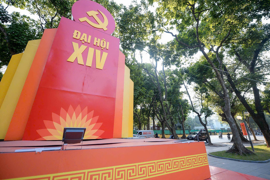 Hà Nội rực rỡ cờ, hoa chào mừng Đại hội XIV của Đảng