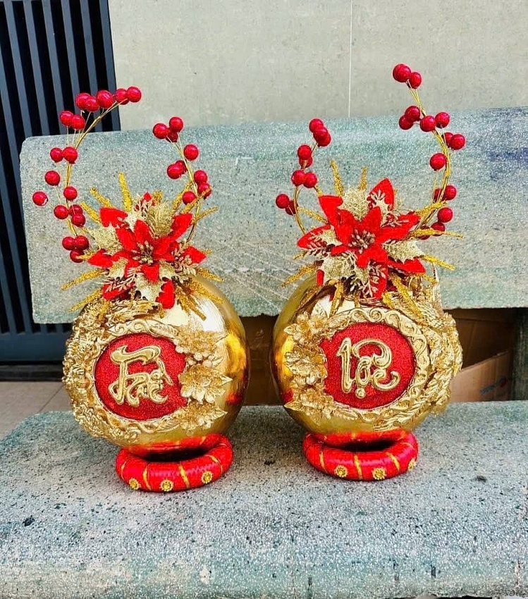 Dừa dát vàng tiền triệu hút khách dịp Tết Bính Ngọ 2026