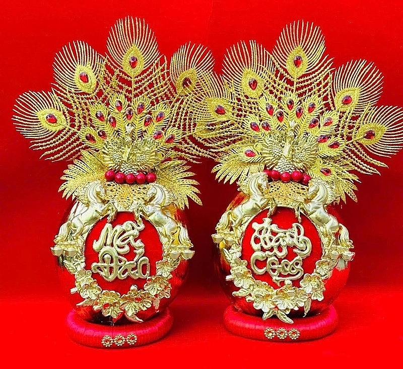 Dừa dát vàng tiền triệu hút khách dịp Tết Bính Ngọ 2026