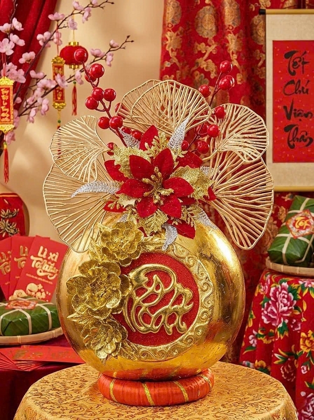 Dừa dát vàng tiền triệu hút khách dịp Tết Bính Ngọ 2026