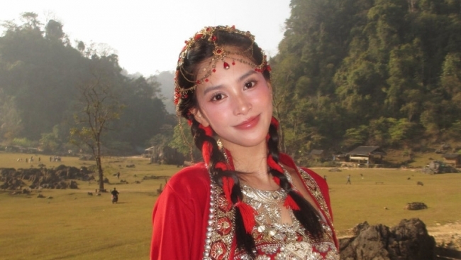 Tạo hình 'gây sốt' của Hoa hậu Tiểu Vy với trang phục dân tộc