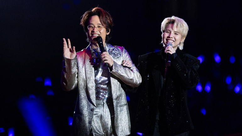 Ca sĩ Hà Anh Tuấn dành 1 tỷ đồng từ concert “The Rose” giúp đỡ bệnh nhân về quê dịp năm mới