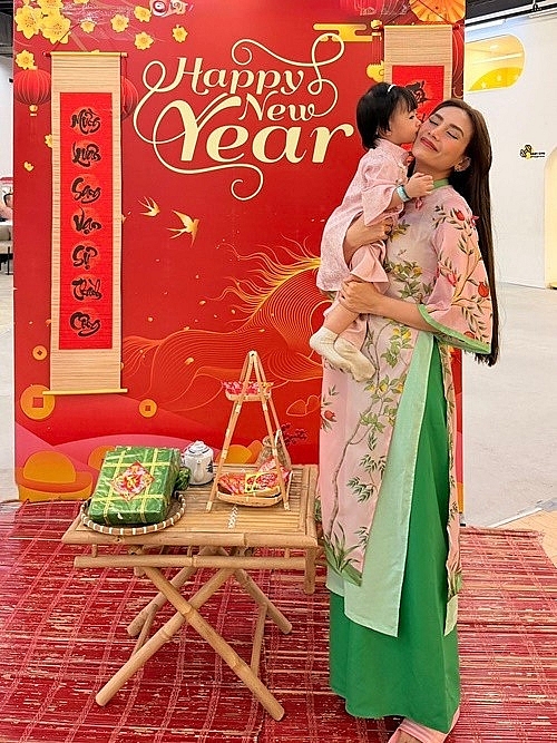 Cuộc sống làm mẹ bỉm sữa của Võ Hoàng Yến