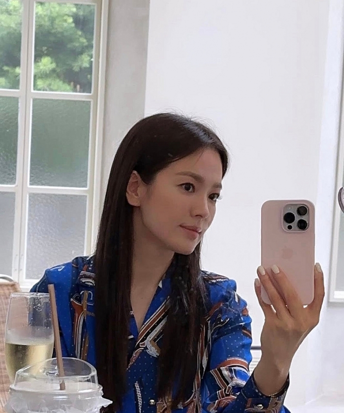 Nhan sắc gây ngỡ ngàng ở tuổi U50 của Song Hye Kyo