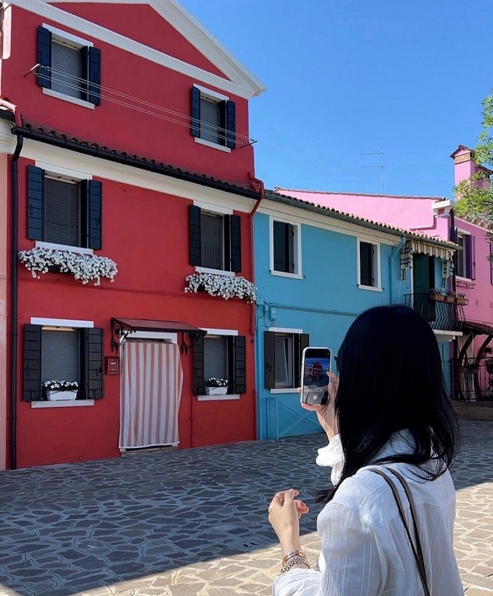 Nhan sắc gây ngỡ ngàng ở tuổi U50 của Song Hye Kyo