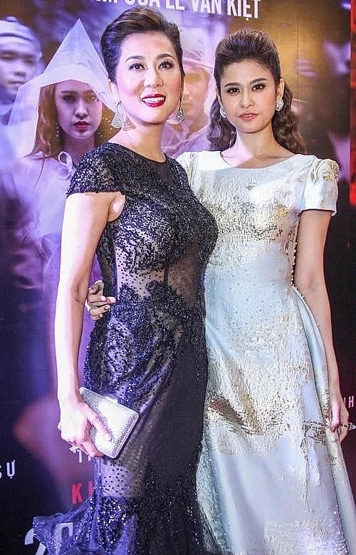 Trương Quỳnh Anh gây sốt khi chia sẻ loạt ảnh quá khứ Trương Quỳnh Anh gây sốt khi chia sẻ loạt ảnh quá khứ