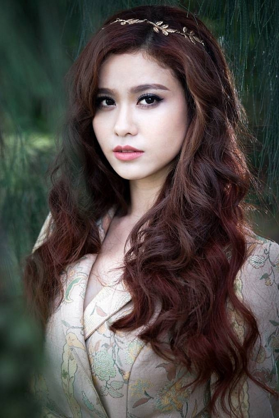 Trương Quỳnh Anh gây sốt khi chia sẻ loạt ảnh quá khứ Trương Quỳnh Anh gây sốt khi chia sẻ loạt ảnh quá khứ