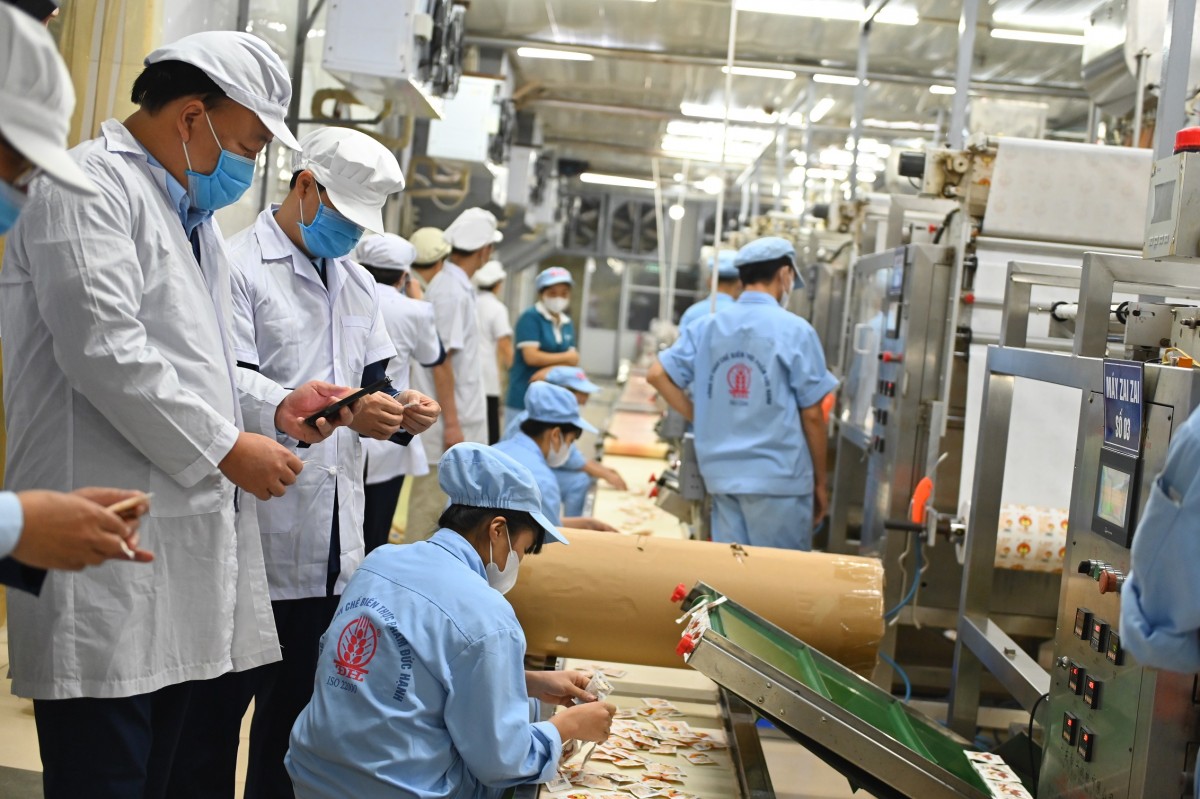 Tăng cường kiểm tra nguồn cung hàng hoá, bình ổn thị trường Tết tại Hà Nội Tăng cường kiểm tra nguồn cung hàng hoá, bình ổn thị trường Tết tại Hà Nội