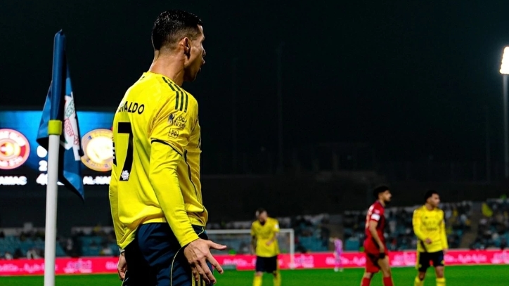 Ronaldo phá kỷ lục, tiến gần mục tiêu ghi 1.000 bàn thắng