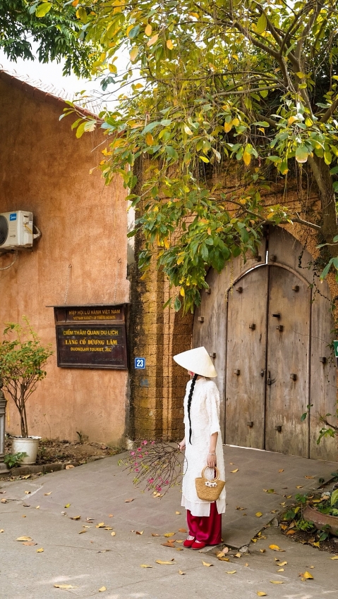 Làng cổ Đường Lâm hút khách đến chụp áo dài giữa không gian làng quê Bắc Bộ Làng cổ Đường Lâm hút khách đến chụp áo dài giữa không gian làng quê Bắc Bộ