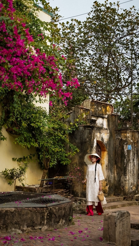 Làng cổ Đường Lâm hút khách đến chụp áo dài giữa không gian làng quê Bắc Bộ Làng cổ Đường Lâm hút khách đến chụp áo dài giữa không gian làng quê Bắc Bộ
