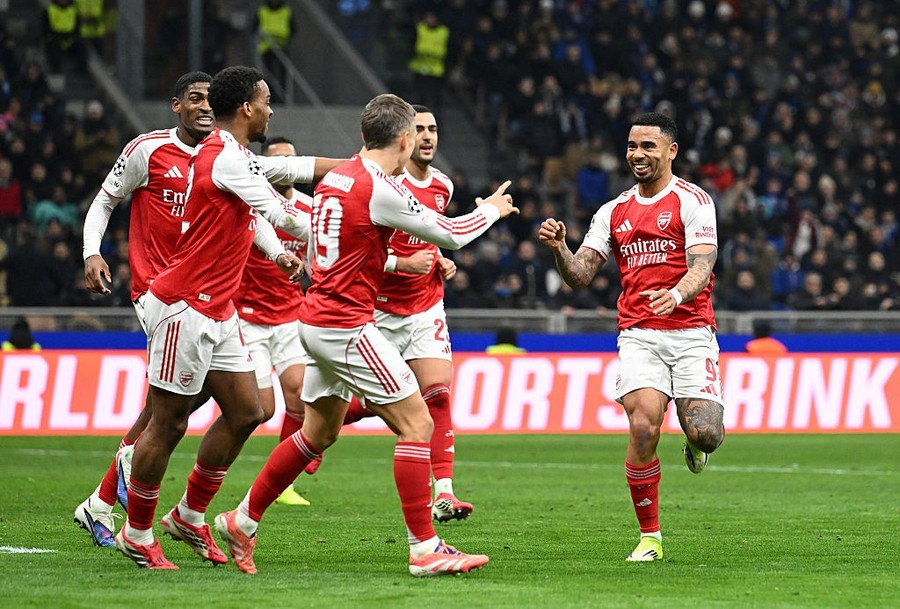 Arsenal làm nên lịch sử 140 năm