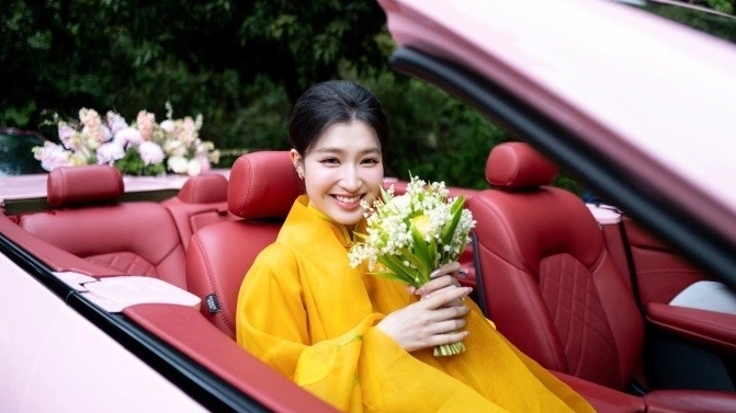 Á hậu Phương Nhi xinh đẹp, rạng ngời hạnh phúc trong lễ vu quy