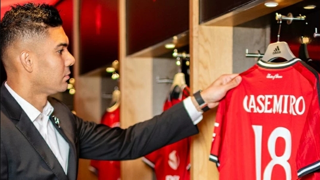 Casemiro ra đi, Man Utd ráo riết đàm phán gia hạn với Mainoo