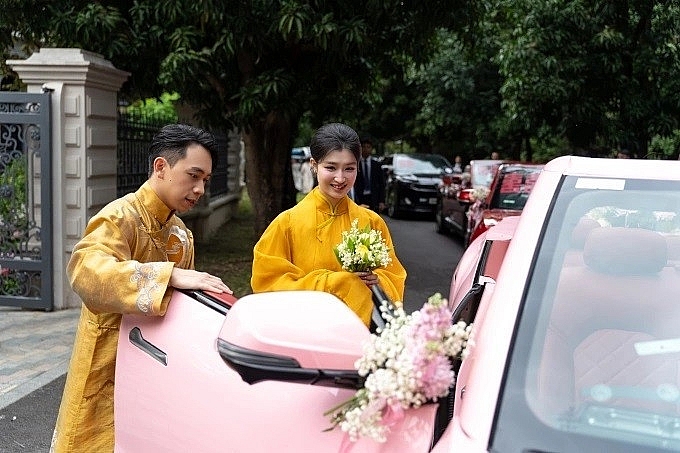 Á hậu Phương Nhi xinh đẹp, rạng ngời hạnh phúc trong lễ vu quy