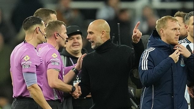 HLV Man City đưa Arsenal ‘lên mây’