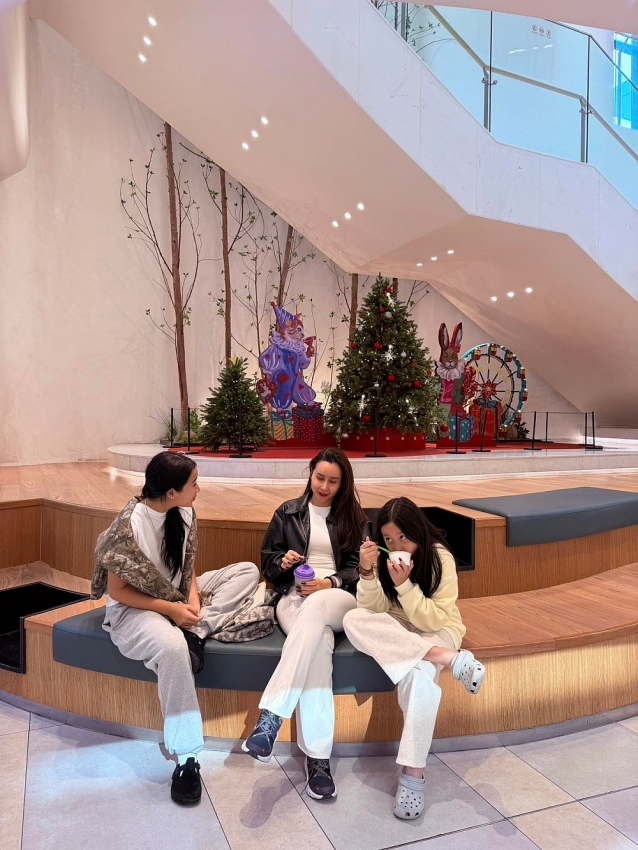 Ca sĩ Lưu Hương Giang lên tiếng về việc bị góp ý ngoại hình Ca sĩ Lưu Hương Giang lên tiếng về việc bị góp ý ngoại hình