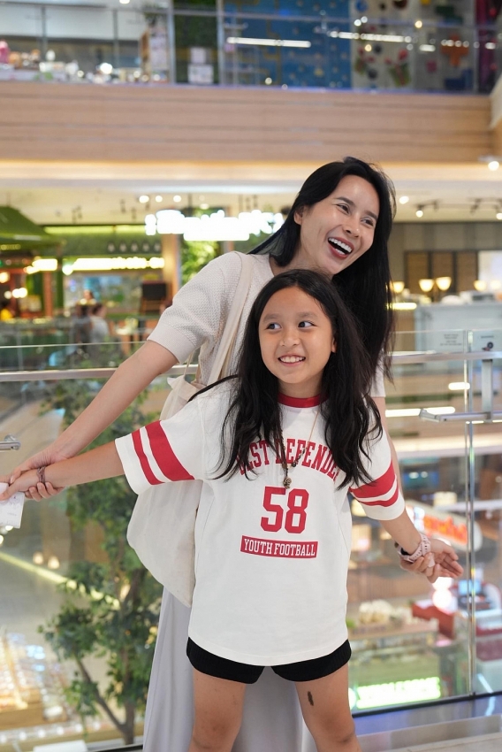 Ca sĩ Lưu Hương Giang lên tiếng về việc bị góp ý ngoại hình Ca sĩ Lưu Hương Giang lên tiếng về việc bị góp ý ngoại hình