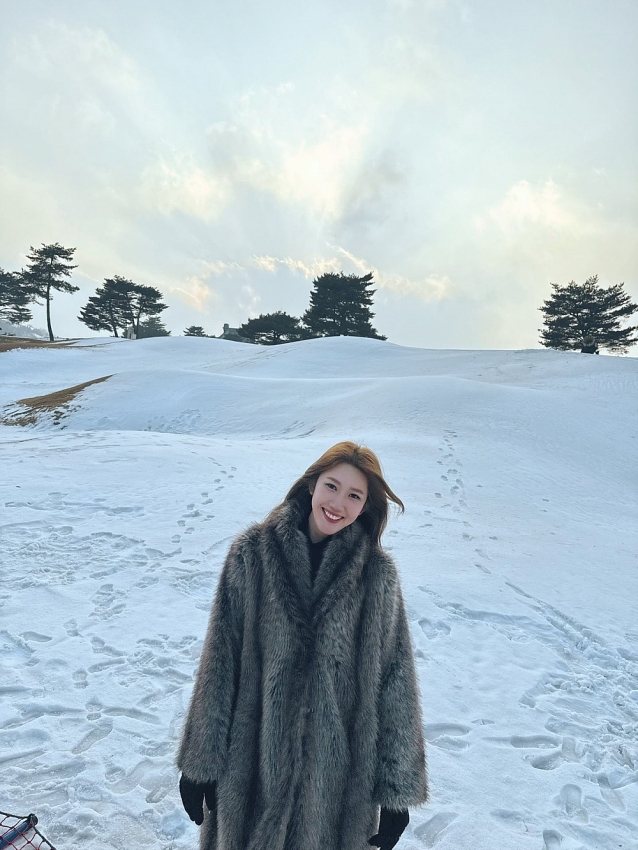 Thúy Ngân xả ảnh du lịch Hàn Quốc, rạng rỡ giữa mùa tuyết trắng Thúy Ngân xả ảnh du lịch Hàn Quốc, rạng rỡ giữa mùa tuyết trắng