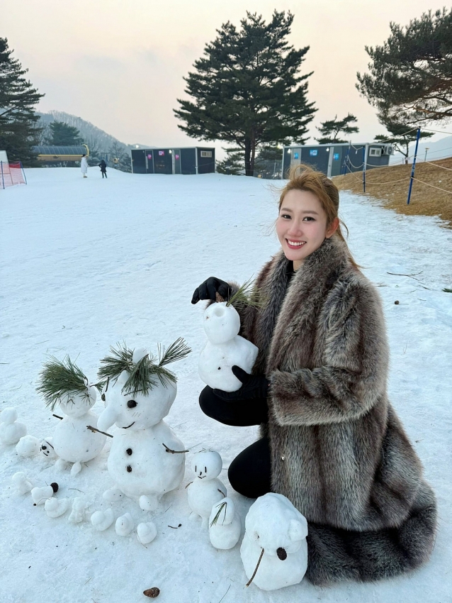 Thúy Ngân xả ảnh du lịch Hàn Quốc, rạng rỡ giữa mùa tuyết trắng Thúy Ngân xả ảnh du lịch Hàn Quốc, rạng rỡ giữa mùa tuyết trắng