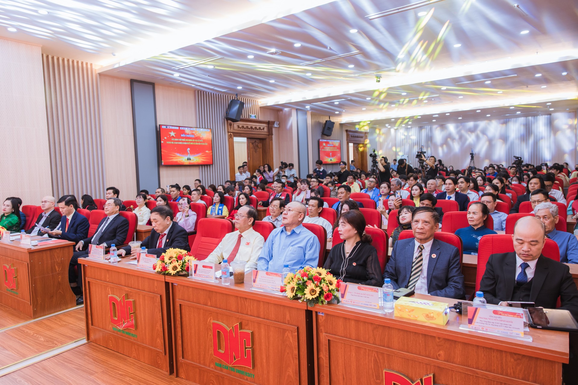 Gala Chào xuân 2026 - “Tinh hoa Thương hiệu Việt” lần thứ II: Diễn đàn kết nối tri thức và tôn vinh thương hiệu Việt Gala Chào xuân 2026 - “Tinh hoa Thương hiệu Việt” lần thứ II: Diễn đàn kết nối tri thức và tôn vinh thương hiệu Việt