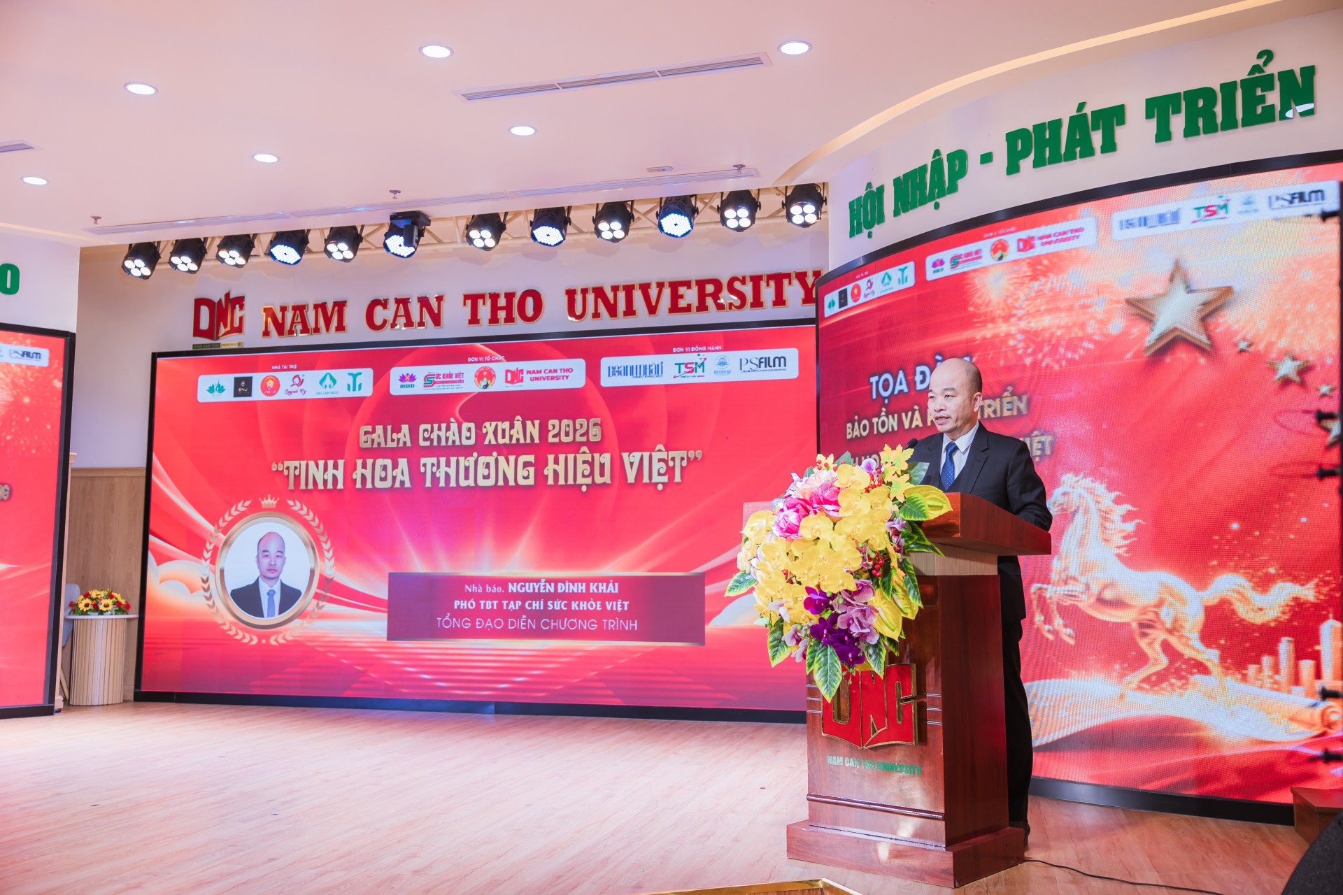 Gala Chào xuân 2026 - “Tinh hoa Thương hiệu Việt” lần thứ II: Diễn đàn kết nối tri thức và tôn vinh thương hiệu Việt Gala Chào xuân 2026 “Tinh hoa Thương hiệu Việt” lần thứ II: Diễn đàn kết nối tri thức và tôn vinh thương hiệu Việt