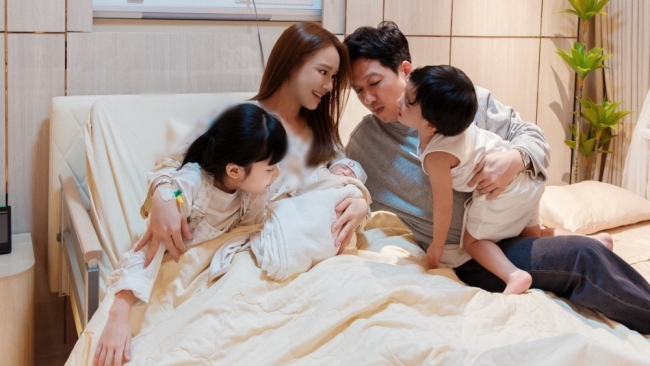 Trường Giang - Nhã Phương đón con thứ ba chào đời