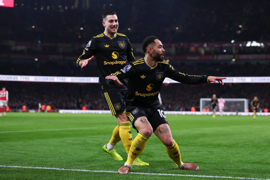 Thắng Arsenal, Man Utd nguy cơ trả giá đắt