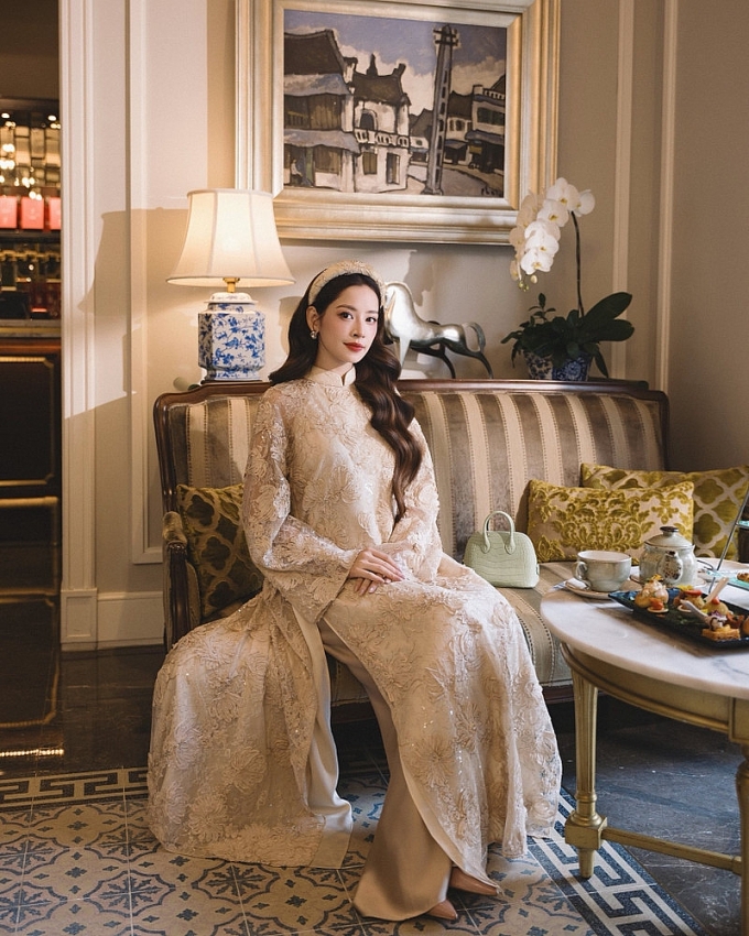 Ngắm loạt áo dài cách tân tuyệt đẹp của Chi Pu và dàn mỹ nhân Việt Ngắm loạt áo dài cách tân tuyệt đẹp của Chi Pu và dàn mỹ nhân Việt