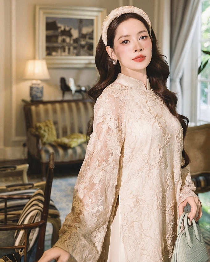 Ngắm loạt áo dài cách tân tuyệt đẹp của Chi Pu và dàn mỹ nhân Việt Ngắm loạt áo dài cách tân tuyệt đẹp của Chi Pu và dàn mỹ nhân Việt