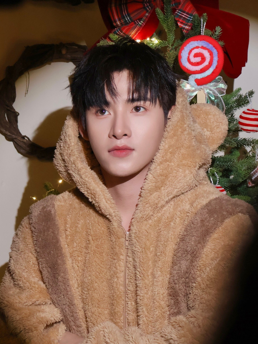 Ca sĩ Việt vào top đề cử 100 gương mặt đẹp trai nhất thế giới 2026