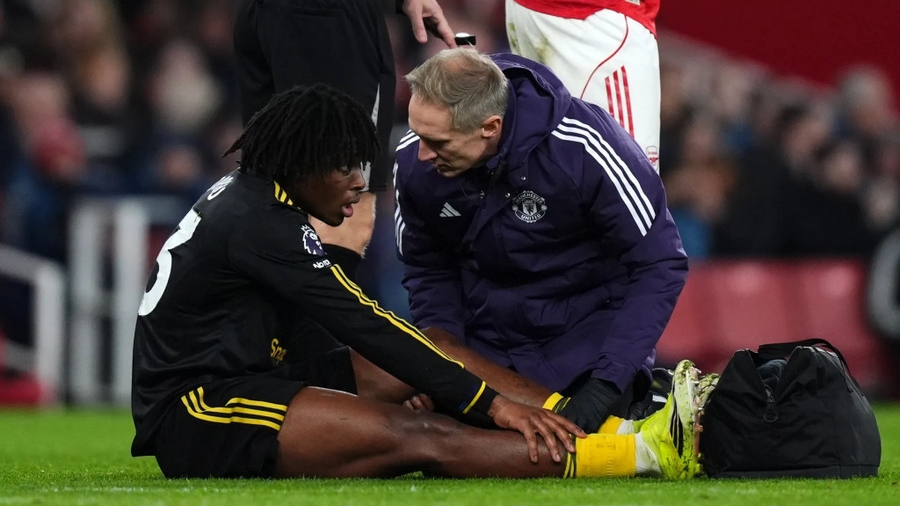 ‘Gãy gánh’ đúng thời điểm bùng nổ, Man Utd đối mặt thử thách lớn