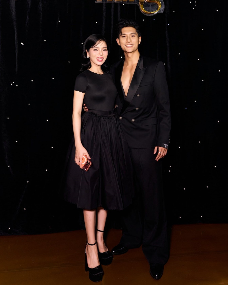 Ca sĩ Lệ Quyên lại gây tranh cãi khi chia sẻ chuyện tình yêu Ca sĩ Lệ Quyên lại gây tranh cãi khi chia sẻ chuyện tình yêu