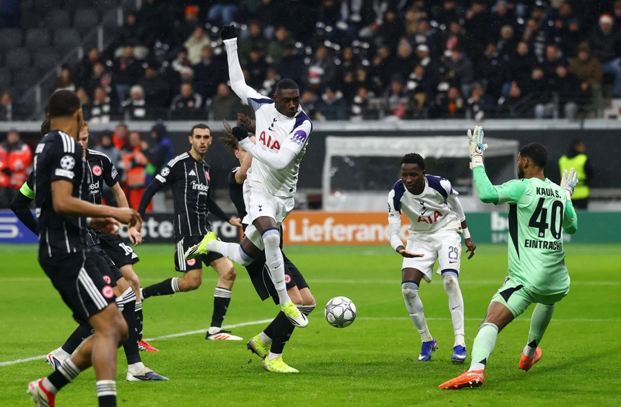 Tiền đạo vừa ‘thoát chết’ giúp Tottenham thẳng tiến ở Champions League