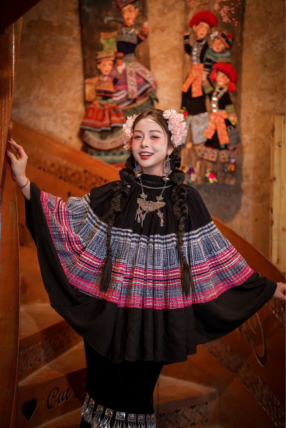 Jennifer Phạm hoá cô gái vùng cao, khoe sắc giữa núi rừng Sa Pa