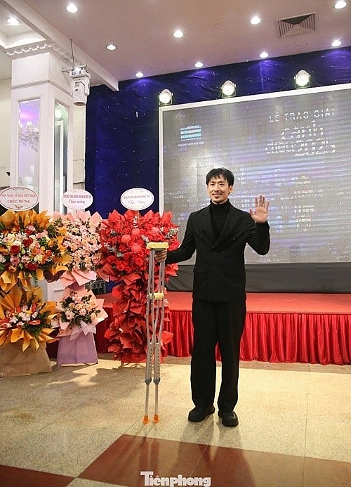 Tuấn Trần hồi phục tích cực sau ca phẫu thuật dây chằng Tuấn Trần hồi phục tích cực sau ca phẫu thuật dây chằng