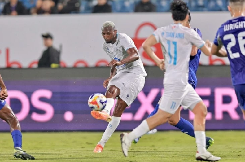 Xuân Son tỏa sáng, Nam Định vào bán kết ASEAN Club Championship