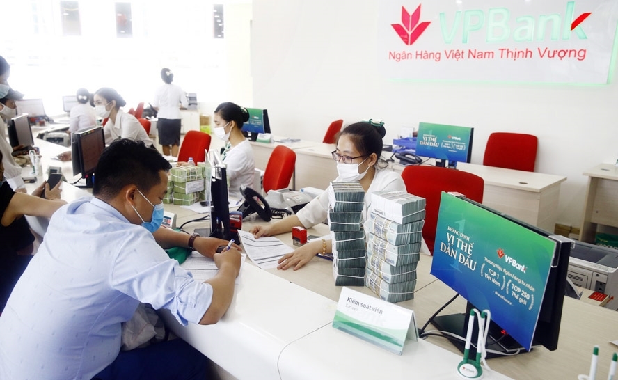 Tin ngân hàng ngày 7/2: Lãi suất huy động giảm vẫn hút người gửi tiền