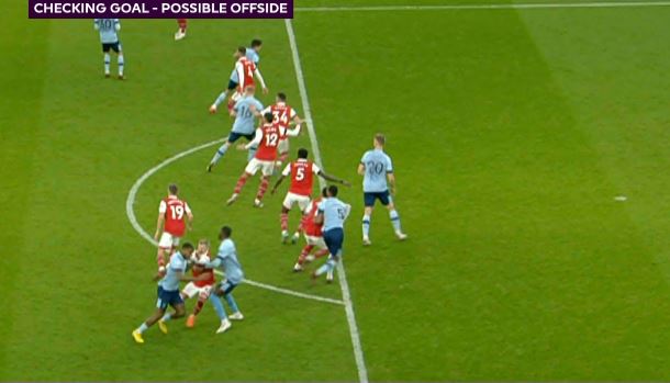 VAR không phát hiện ra việt vị, Arsenal mất điểm oan?