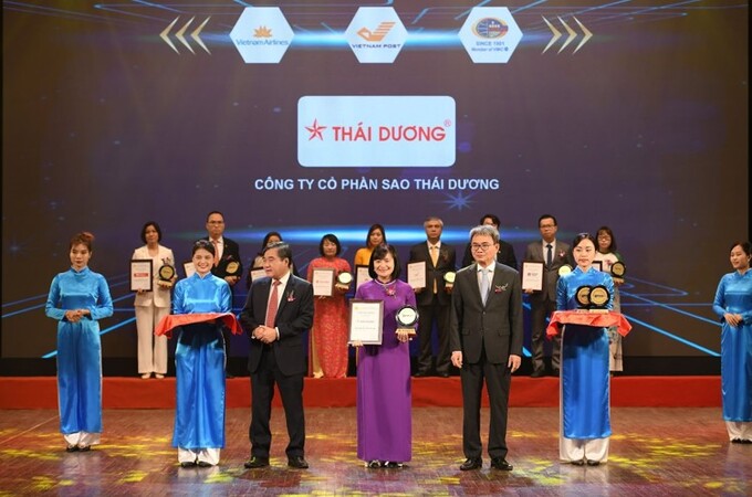 Sao Thái Dương lọt Top 10 nhãn hiệu nổi tiếng – Nhãn hiệu cạnh tranh Việt Nam năm 2022