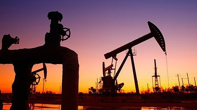 Giá xăng dầu hôm nay 26/2: Dầu Brent tăng lên mức 83,5 USD/thùng