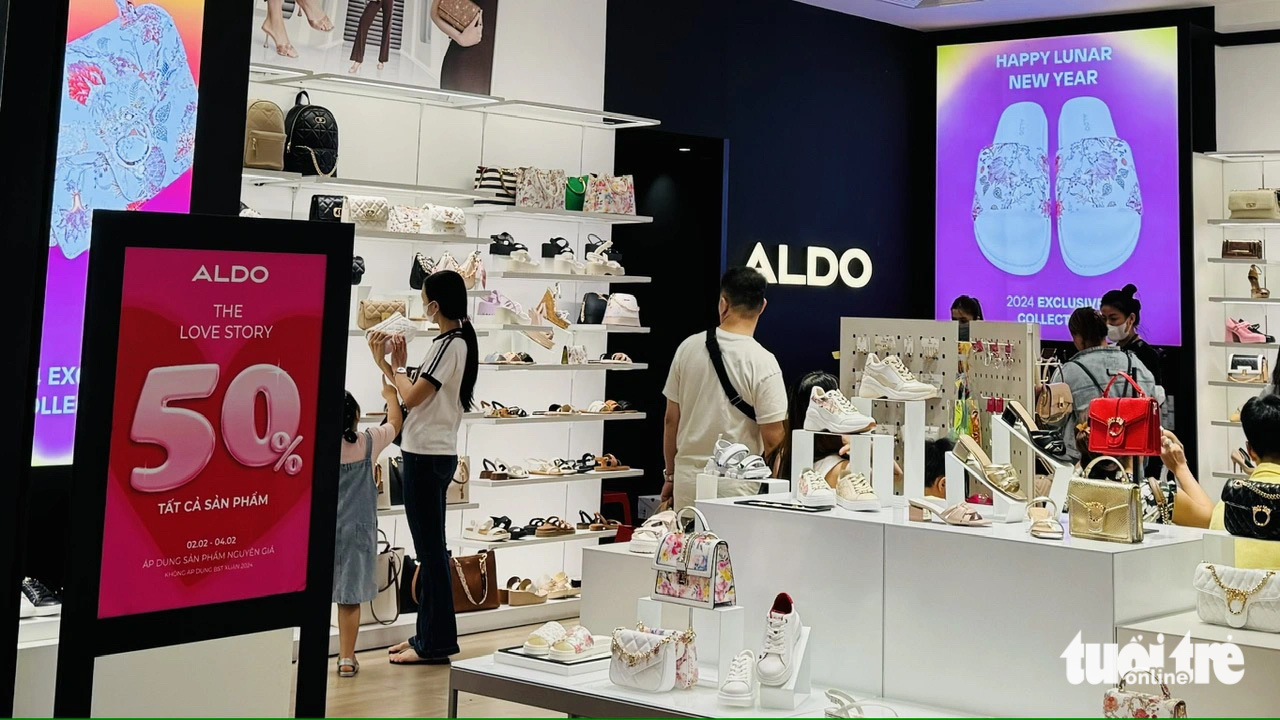 Cẩn thận khi mua hàng Tết giảm giá 50-70%