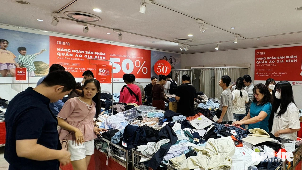 Cẩn thận khi mua hàng Tết giảm giá 50-70%