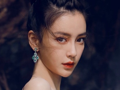 Angelababy làm gì để chuộc lỗi?