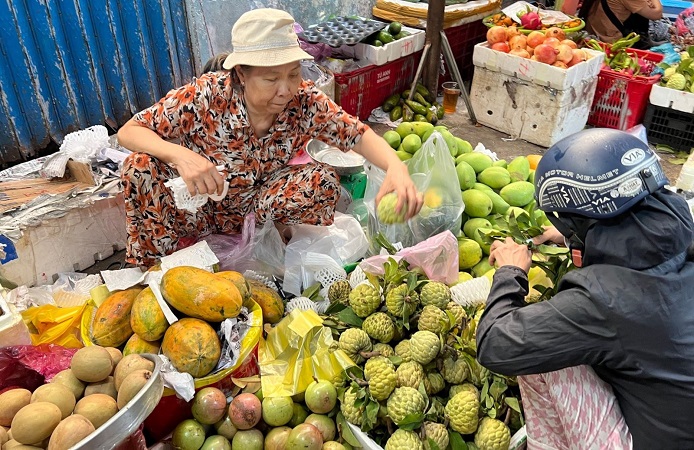 Sôi động thị trường đồ cúng ngày rằm tháng Giêng