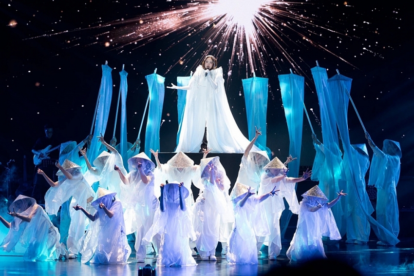 Phương Mỹ Chi lên tiếng xin lỗi sau khi tiết mục tại Làn Sóng Xanh gây ồn ào